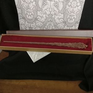 Gryffindor Mascot House Wand